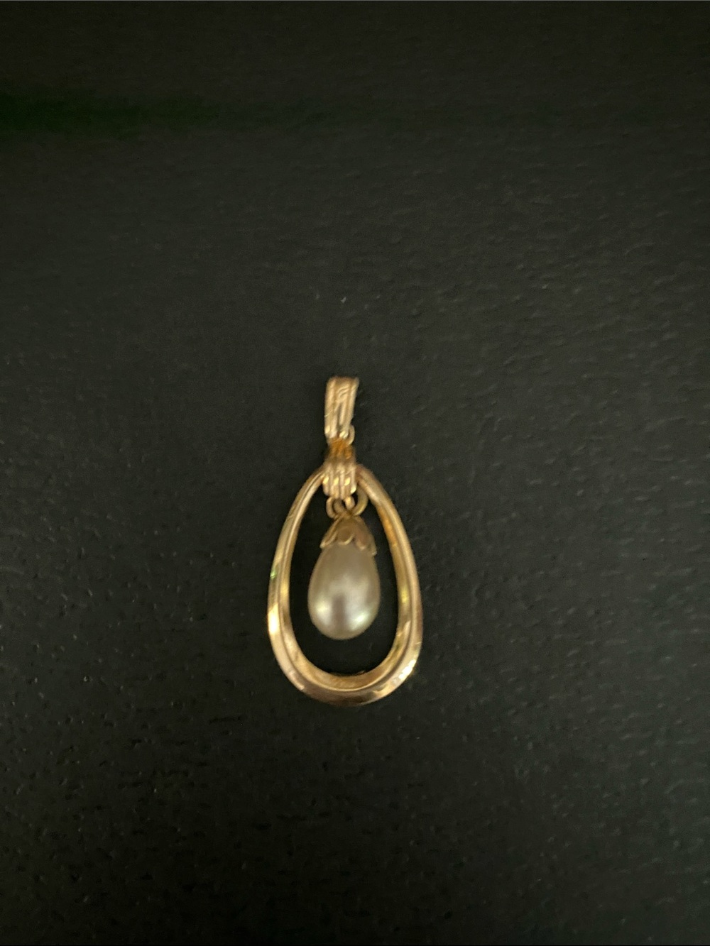 Gold Teardrop Pearl Pendant Necklace - Elegant Pearl Drop